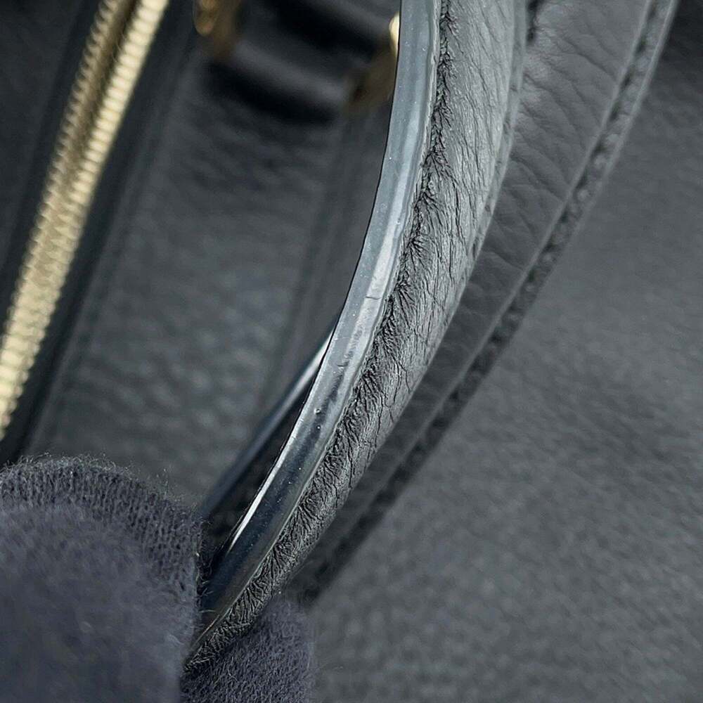GUCCI Authentic Black Leather Boston Bag - Picture 10 of 16